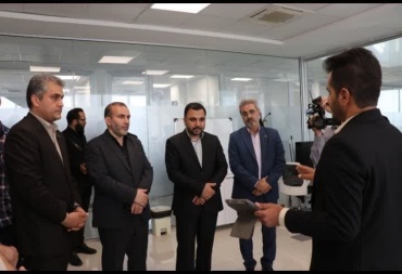 بازدید وزیر ارتباطات و فناوری اطلاعات  از شرکت های دانش بنیان و فناور پارک علم و فناوری استان کرمانشاه 
